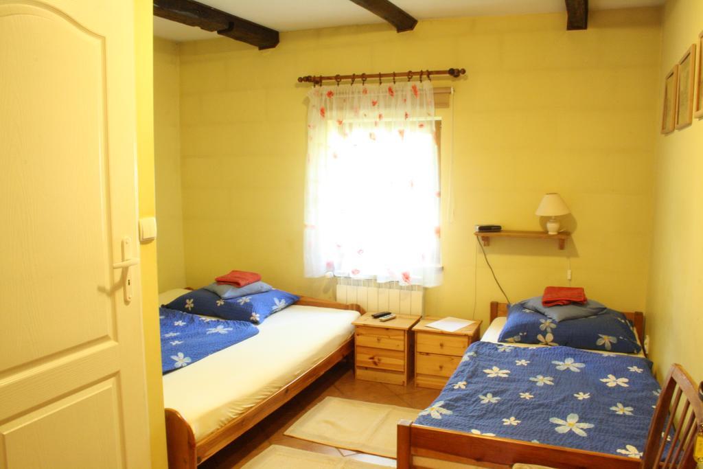 Agroturystyka Ulima Dziwiszow Esterno foto